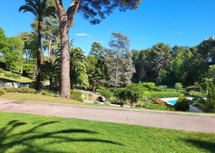 Evasion A Deux, Domaine Prestigieux, Jacuzzi Et Parking Prives, Piscine
