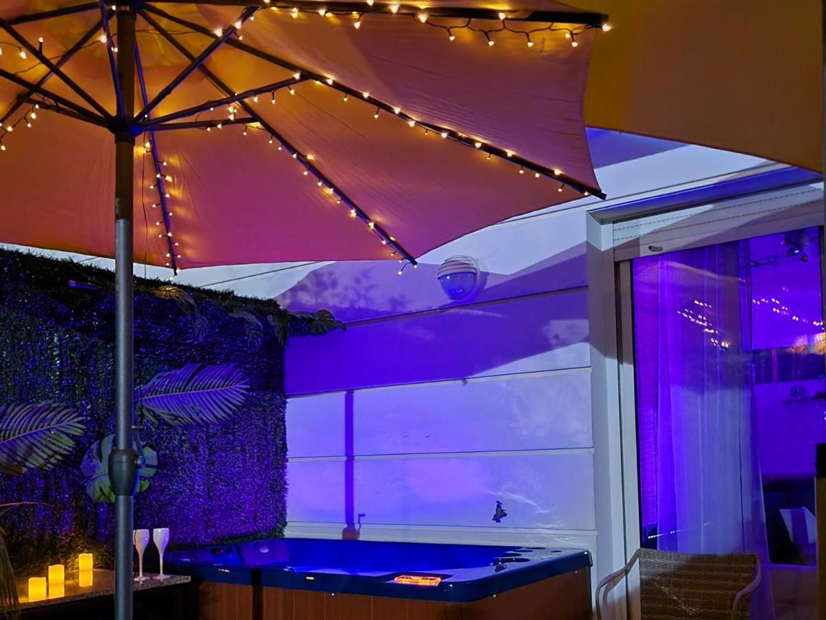 Evasion A Deux, Domaine Prestigieux, Jacuzzi Et Parking Prives, Piscine Apartment *