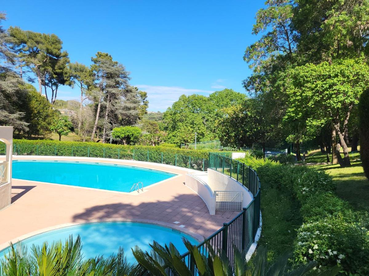 Evasion A Deux, Domaine Prestigieux, Jacuzzi Et Parking Prives, Piscine * Cannes